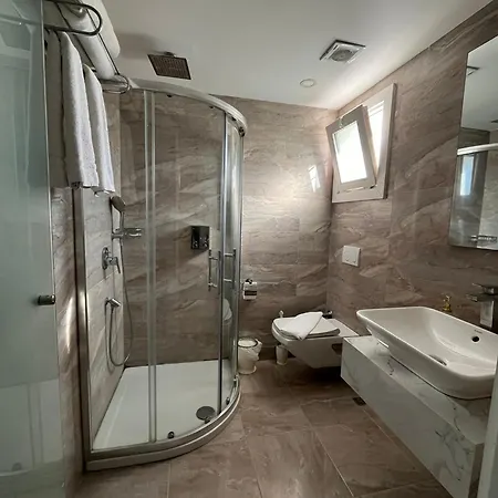 Alalucca Hotel By Elda Hotell *