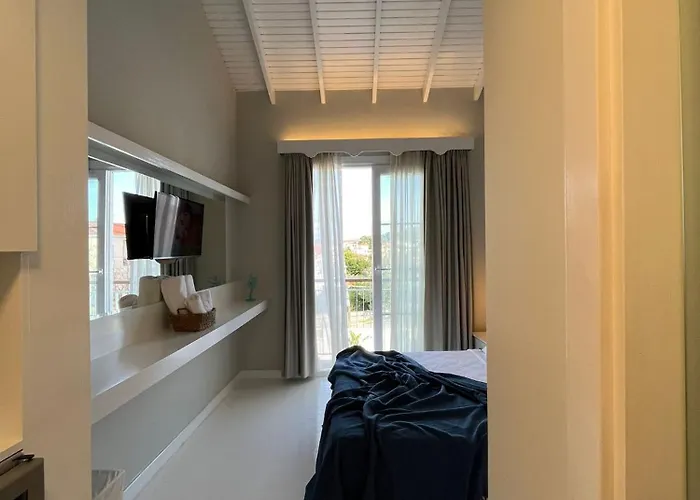 Alalucca Hotel By Elda 酒店 *