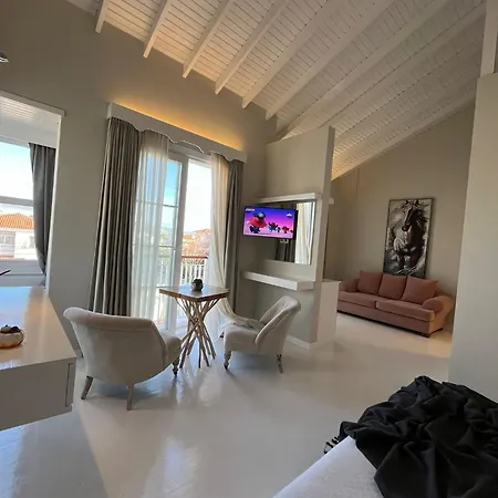 Alalucca Butik Hotel *